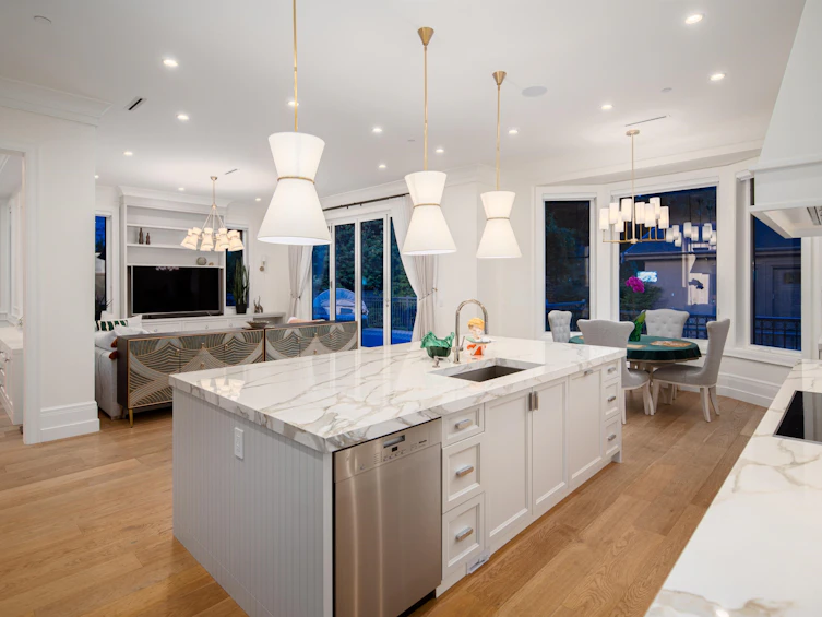 6005 Alma Street, Vancouver, BC, V6N 1Y3 - 5