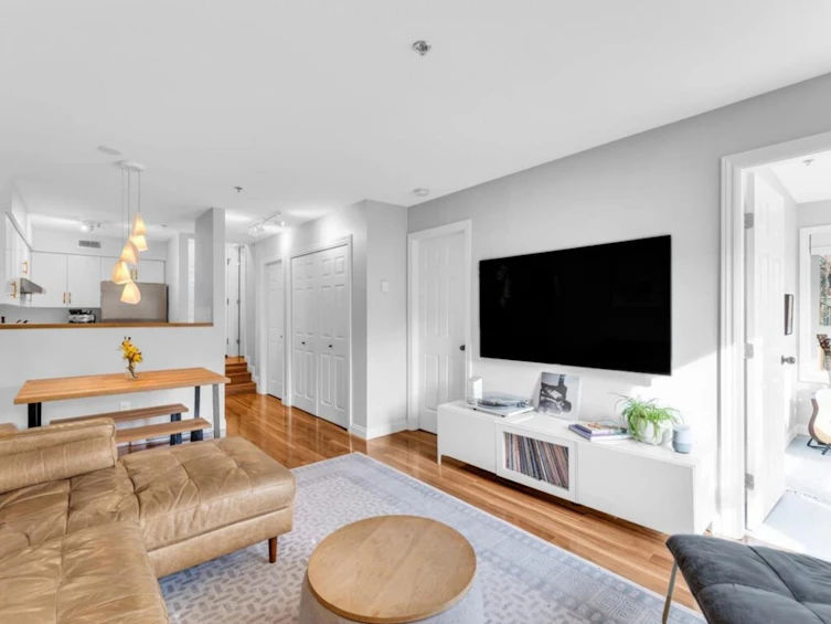 208-1516 E 1st Avenue, Vancouver, BC, V5N 1A5 - 4