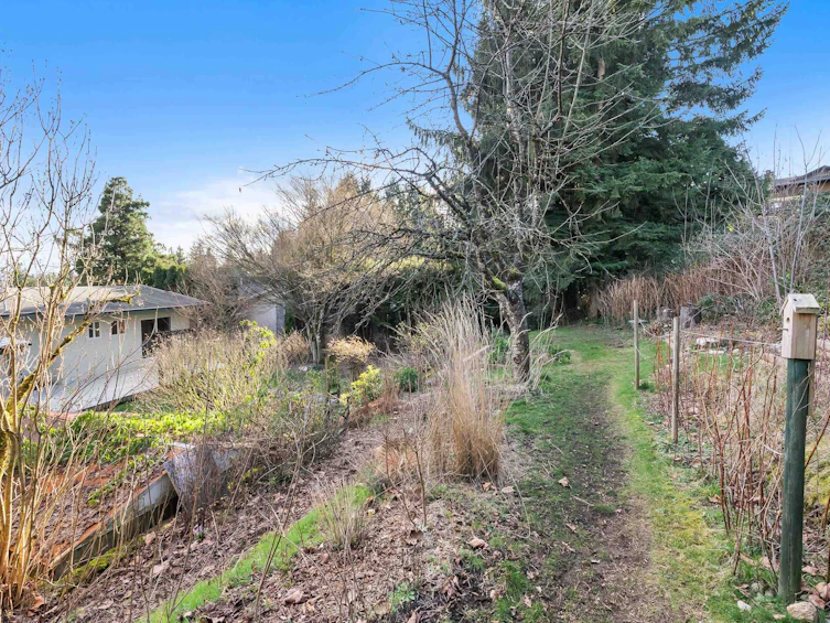 8317 Blueberry Drive, Mission, BC, V2V 5W4 - 35