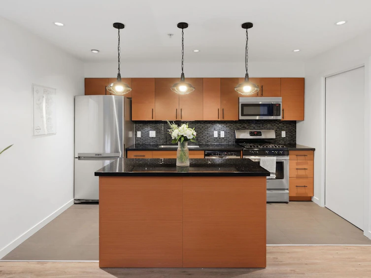 105-2832 Capilano Road, North Vancouver, BC, V7R 4H5 - 11