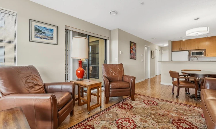 402-124 W 3rd Street