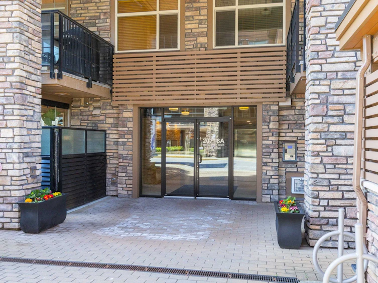 A102-20716 Willoughby Town Centre Drive, Langley, BC, V2Y 3J7 - 2