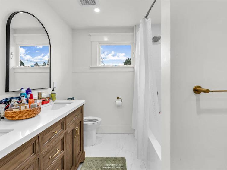 354 W 15th Avenue, Vancouver, BC, V5Y 1Y2 - 9