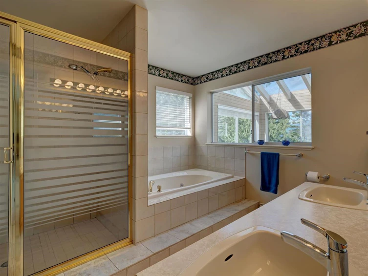 6448 N Gale Avenue, Sechelt, BC, V7Z 0L1 - 25