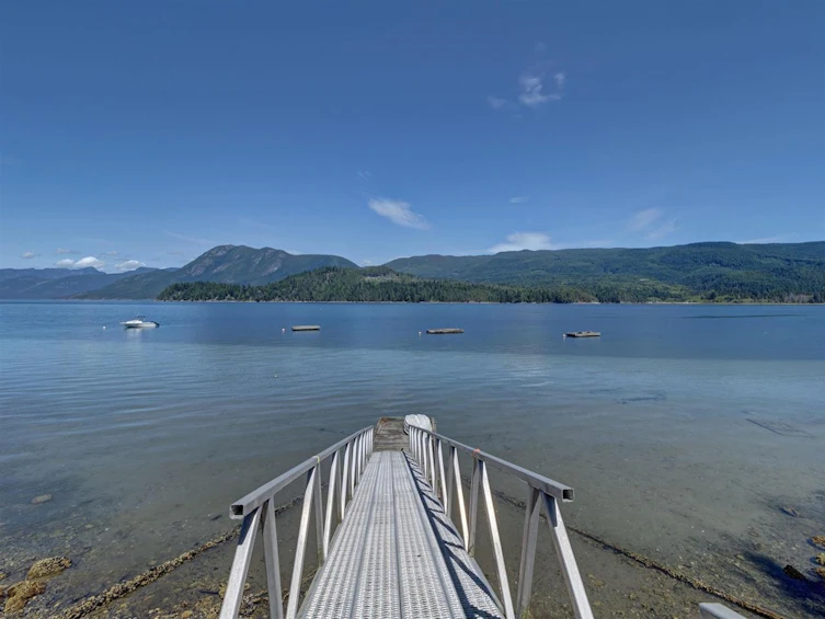 6448 N Gale Avenue, Sechelt, BC, V7Z 0L1 - 40
