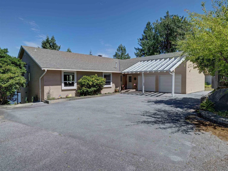 6448 N Gale Avenue, Sechelt, BC, V7Z 0L1 - 9