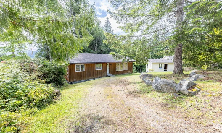 4561 Sinclair Bay Road