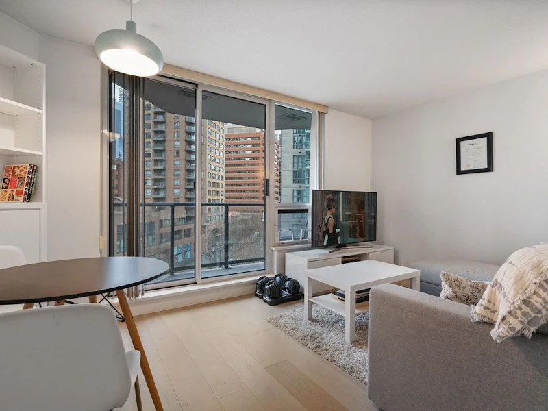 603 - 1212 Howe Street, Vancouver BC V6Z 2M9