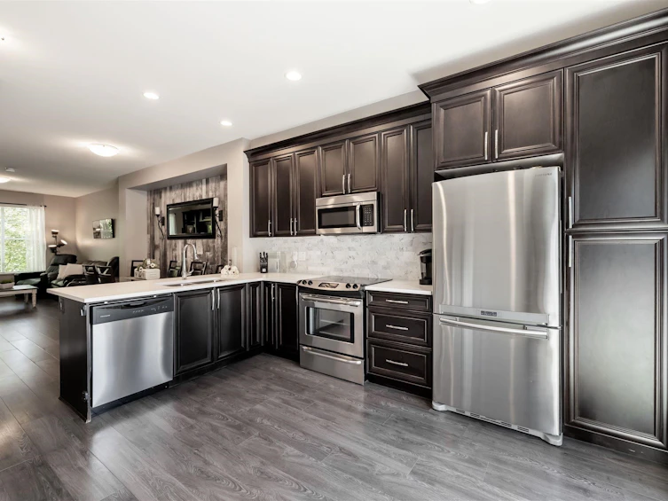 10-19180 65 Avenue, Surrey, BC, V4N 6M5 - 2