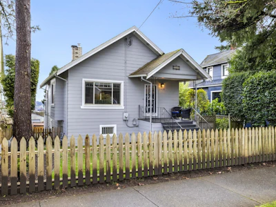 1408 Edinburgh Street - 3