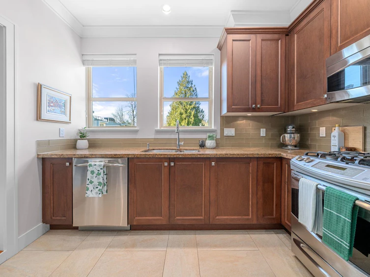 5-897 Premier Street, North Vancouver, BC, V7J 2G7 - 10