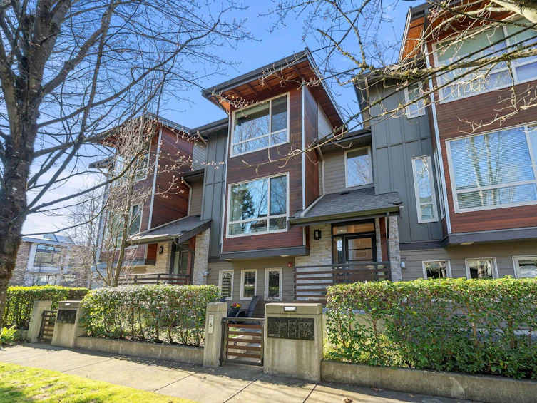 5-897 Premier Street, North Vancouver, BC, V7J 2G7 - 2