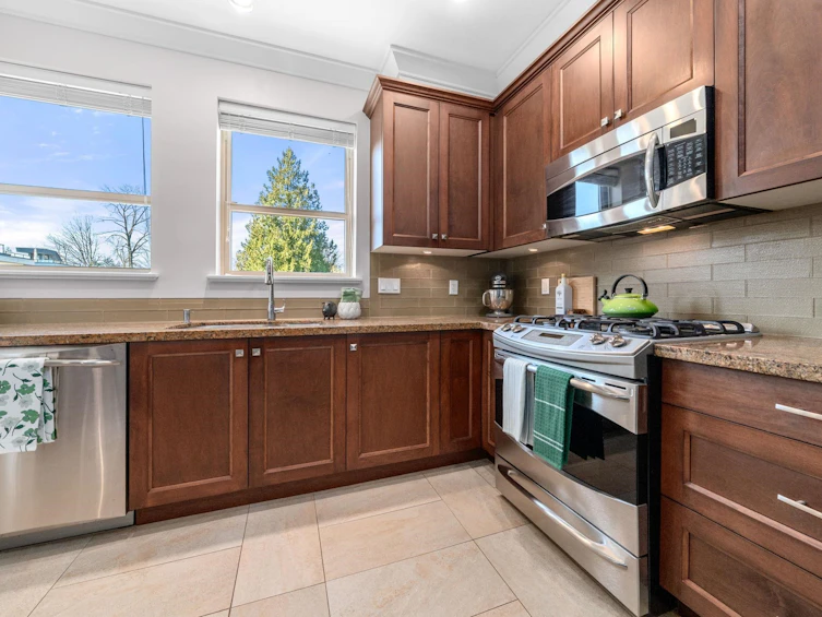 5-897 Premier Street, North Vancouver, BC, V7J 2G7 - 11