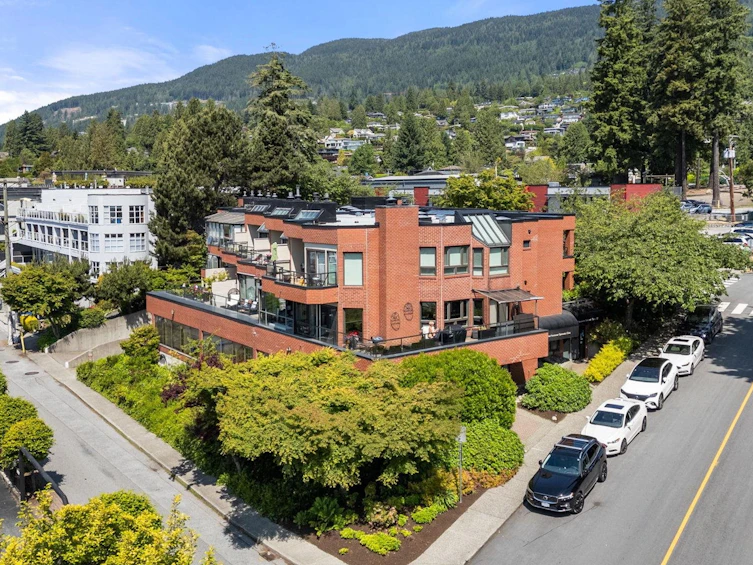 101-2408 Haywood Avenue, West Vancouver, BC, V7V 1Y1 - 35