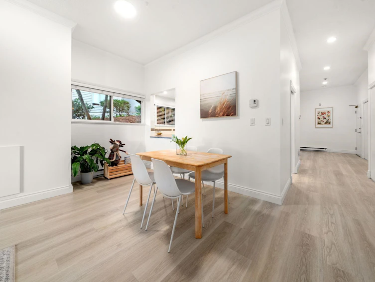 101-2408 Haywood Avenue, West Vancouver, BC, V7V 1Y1 - 4