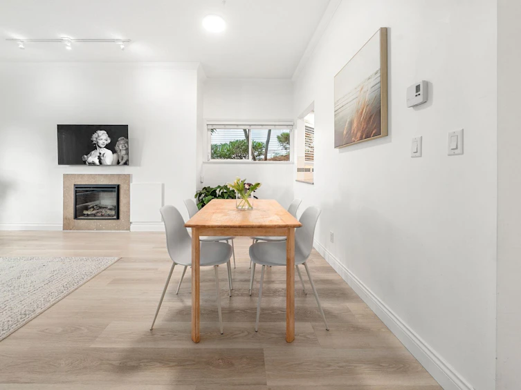 101-2408 Haywood Avenue, West Vancouver, BC, V7V 1Y1 - 3