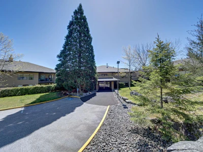 405-5855 Cowrie Street - 3
