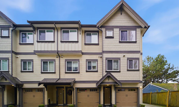 11-10999 Steveston Highway