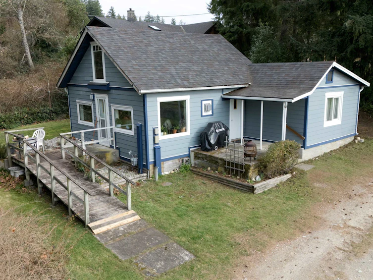 5012 Geer Road, Sechelt, BC, V7Z 0B9 - 13