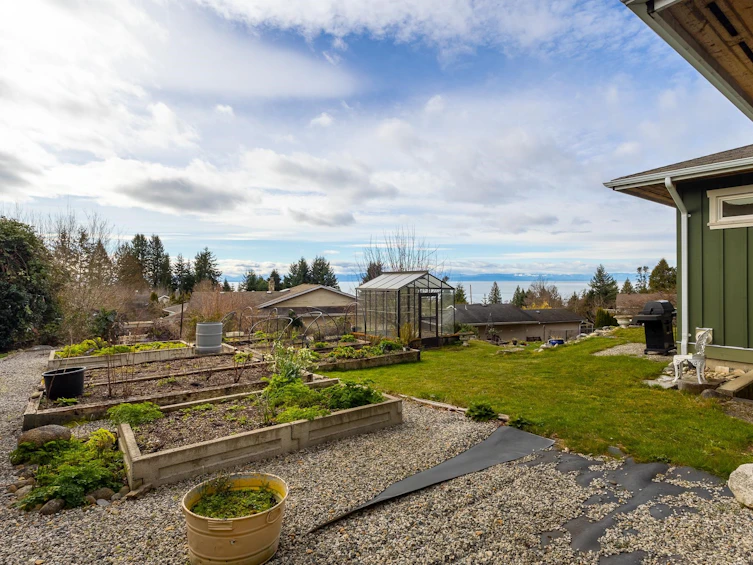 5012 Geer Road, Sechelt, BC, V7Z 0B9 - 12