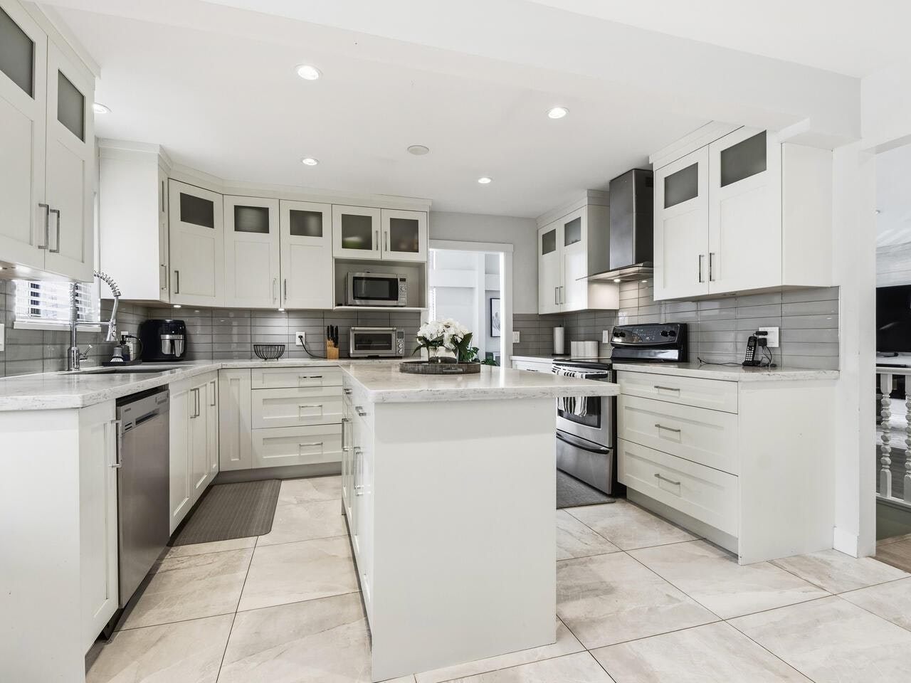 7640 Lawrence Drive, Burnaby, BC, V5A 1T6 - 10