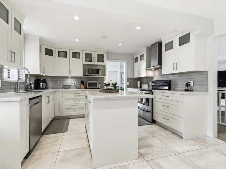 7640 Lawrence Drive, Burnaby, BC, V5A 1T6 - 10
