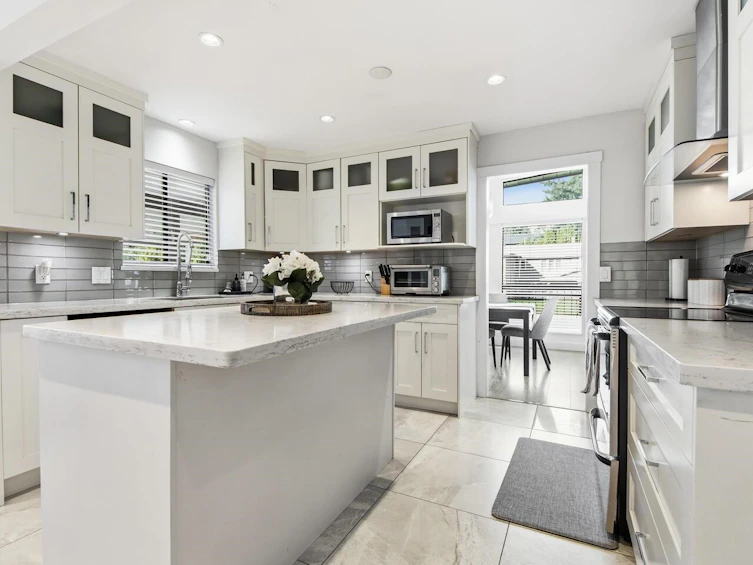 7640 Lawrence Drive, Burnaby, BC, V5A 1T6 - 11