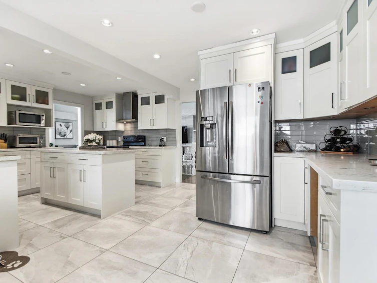 7640 Lawrence Drive, Burnaby, BC, V5A 1T6 - 9