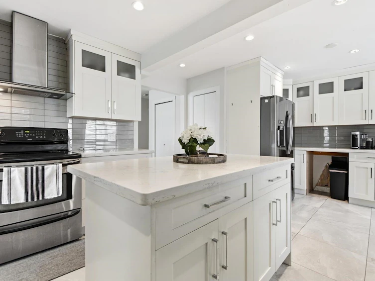 7640 Lawrence Drive, Burnaby, BC, V5A 1T6 - 7