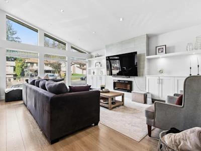 7640 Lawrence Drive - 5