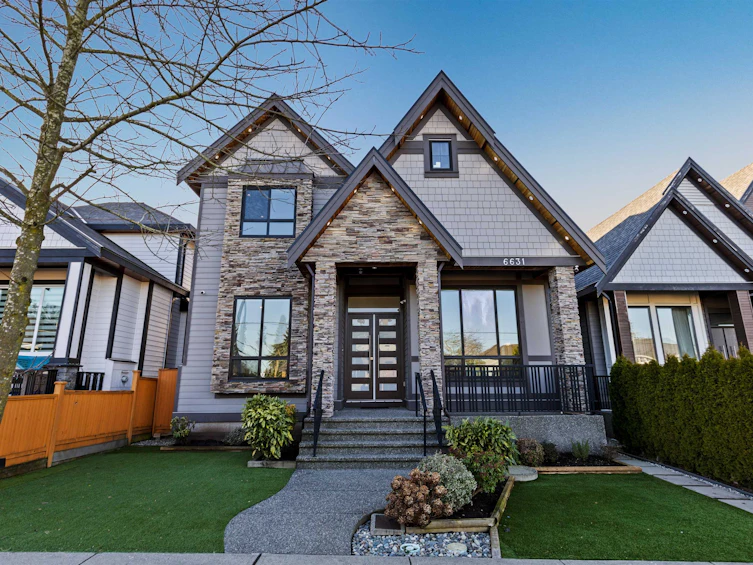 6631 121a Street, Surrey, BC, V4C 4S1 - 2