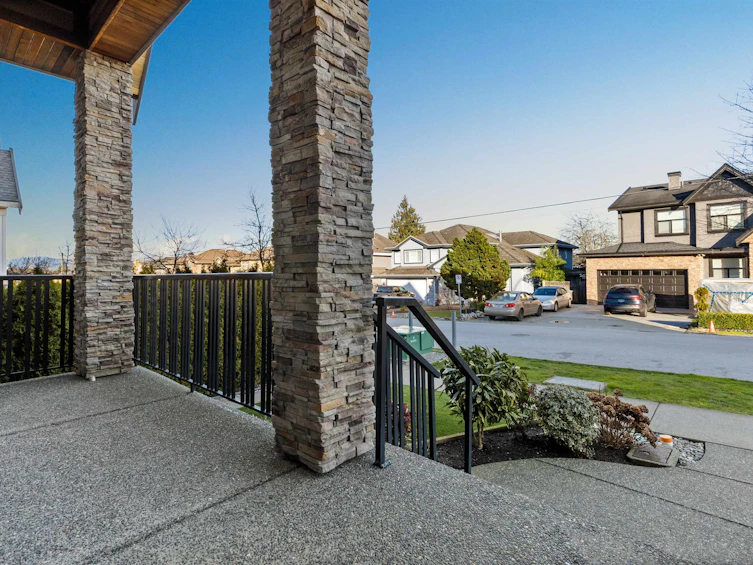6631 121a Street, Surrey, BC, V4C 4S1 - 5