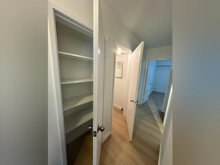 376 E 4th Street, North Vancouver, BC, V7L 1J2 - 8