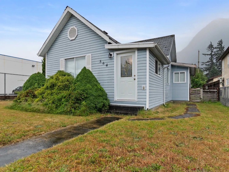 564 Wallace Street, Hope, BC, V0X 1L0