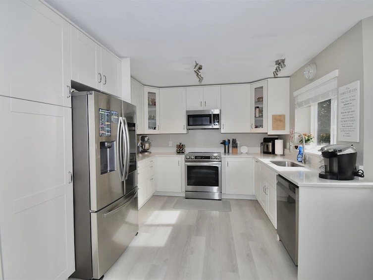 8086 Dogwood Drive, Halfmoon Bay, BC, V7Z 1A8 - 16