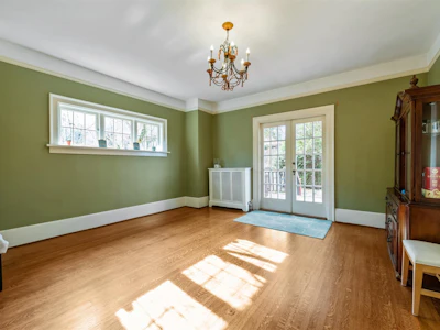 3737 Pine Crescent - 5