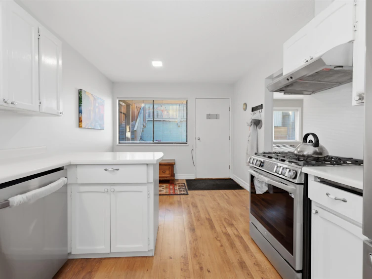 1911 Deep Cove Road, North Vancouver, BC, V7G 1S7 - 9
