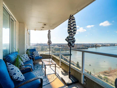 1206-1250 Quayside Drive - 3