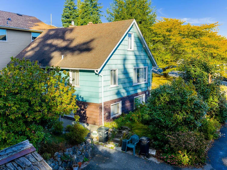 8061 Mcgregor Avenue, Burnaby, BC, V5J 4H7 - 4