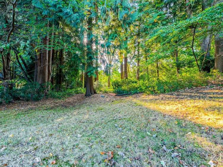 8061 Mcgregor Avenue, Burnaby, BC, V5J 4H7 - 8