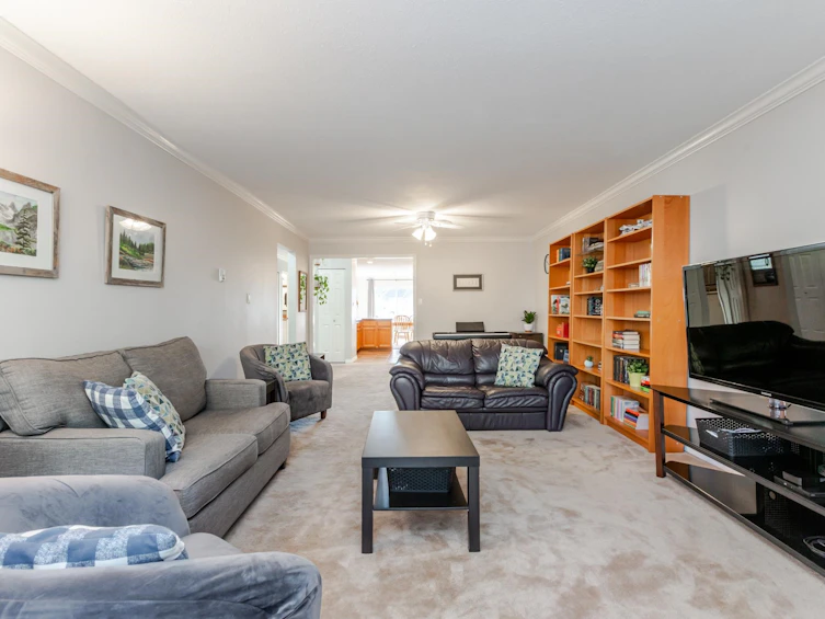 202-5641 201 Street, Langley, BC, V3A 8A4 - 5