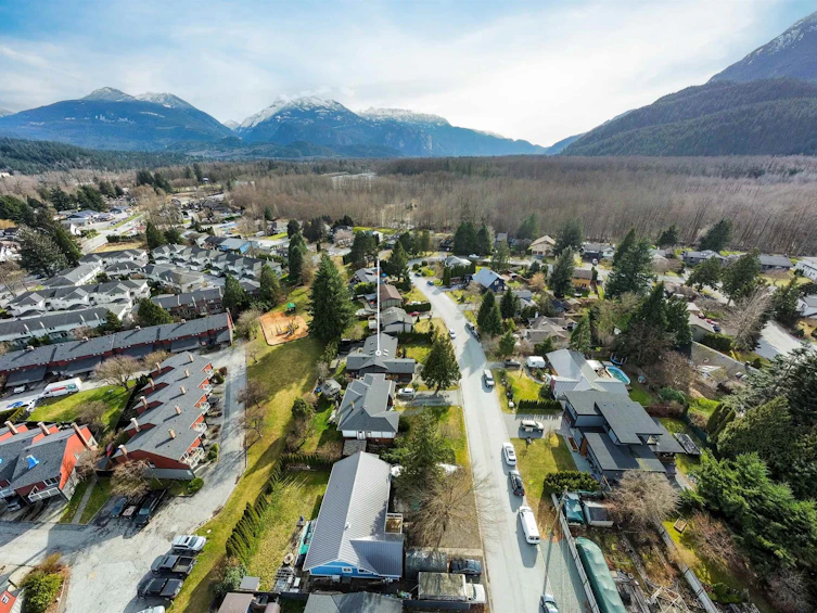 1518 Eagle Run Drive, Squamish, BC, V0N 1H0 - 33