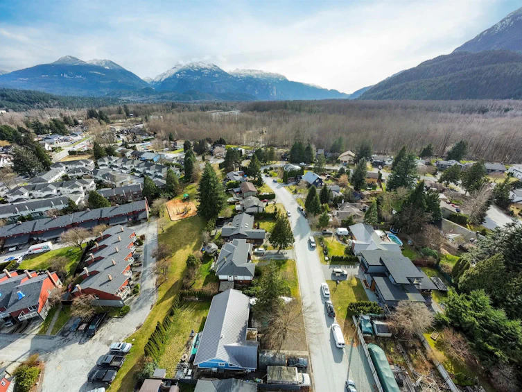 1518 Eagle Run Drive, Squamish, BC, V0N 1H0 - 34
