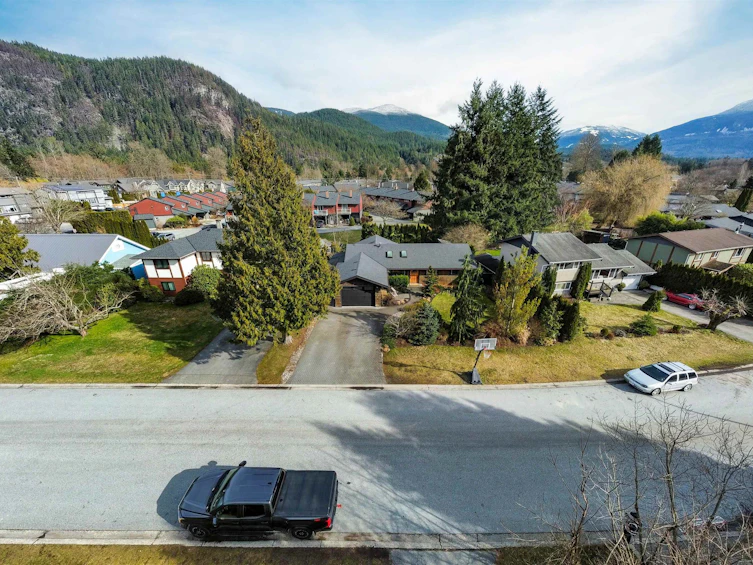 1518 Eagle Run Drive, Squamish, BC, V0N 1H0 - 26