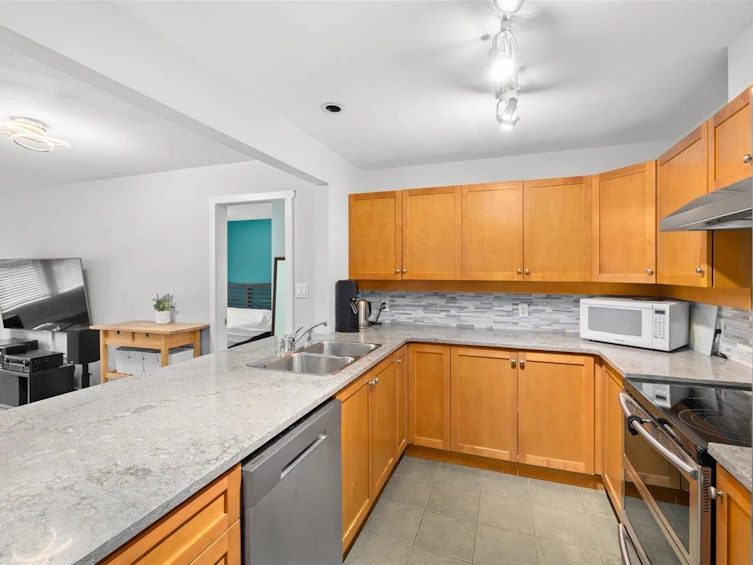 207-15 Smokey Smith Place, New Westminster, BC, V3L 5V7 - 11