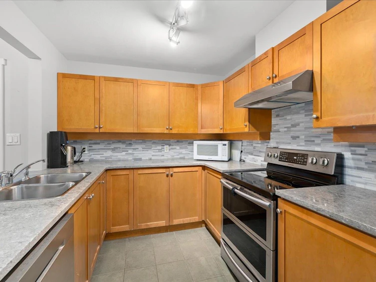 207-15 Smokey Smith Place, New Westminster, BC, V3L 5V7 - 10