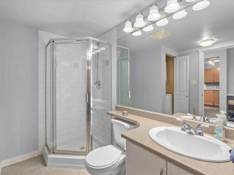 207-15 Smokey Smith Place, New Westminster, BC, V3L 5V7 - 21