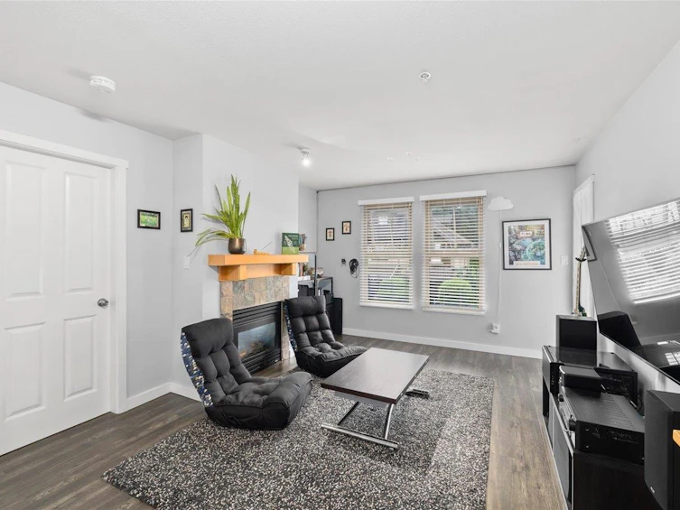 207-15 Smokey Smith Place, New Westminster, BC, V3L 5V7 - 4