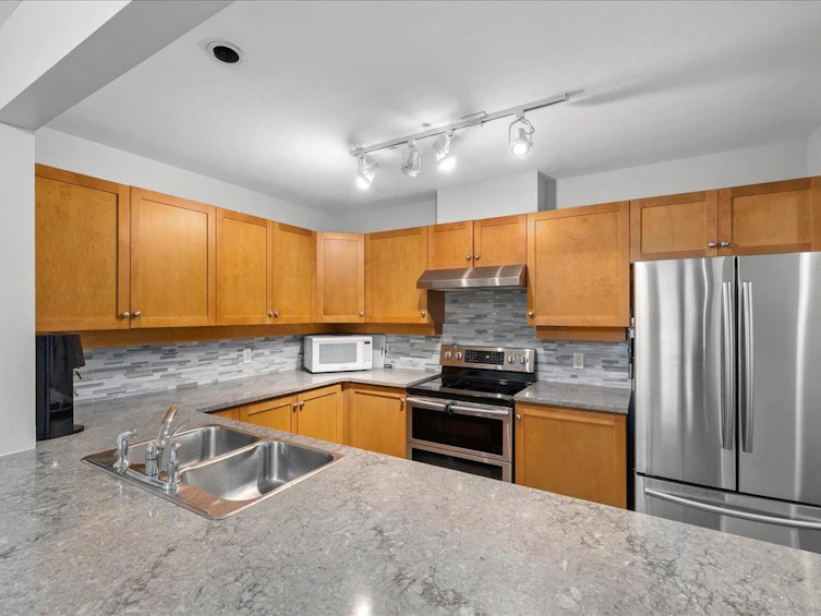 207-15 Smokey Smith Place, New Westminster, BC, V3L 5V7 - 9