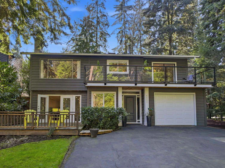 4535 Raeburn Street, North Vancouver, BC, V7G 1K3 - 2